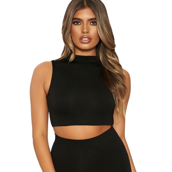 bebe Tops - Bebe ribbed crop top
